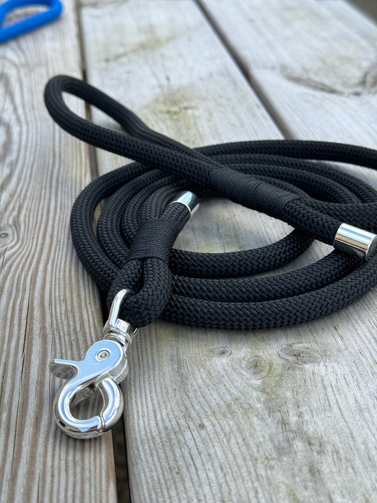 Black | Paracord leash for dogs