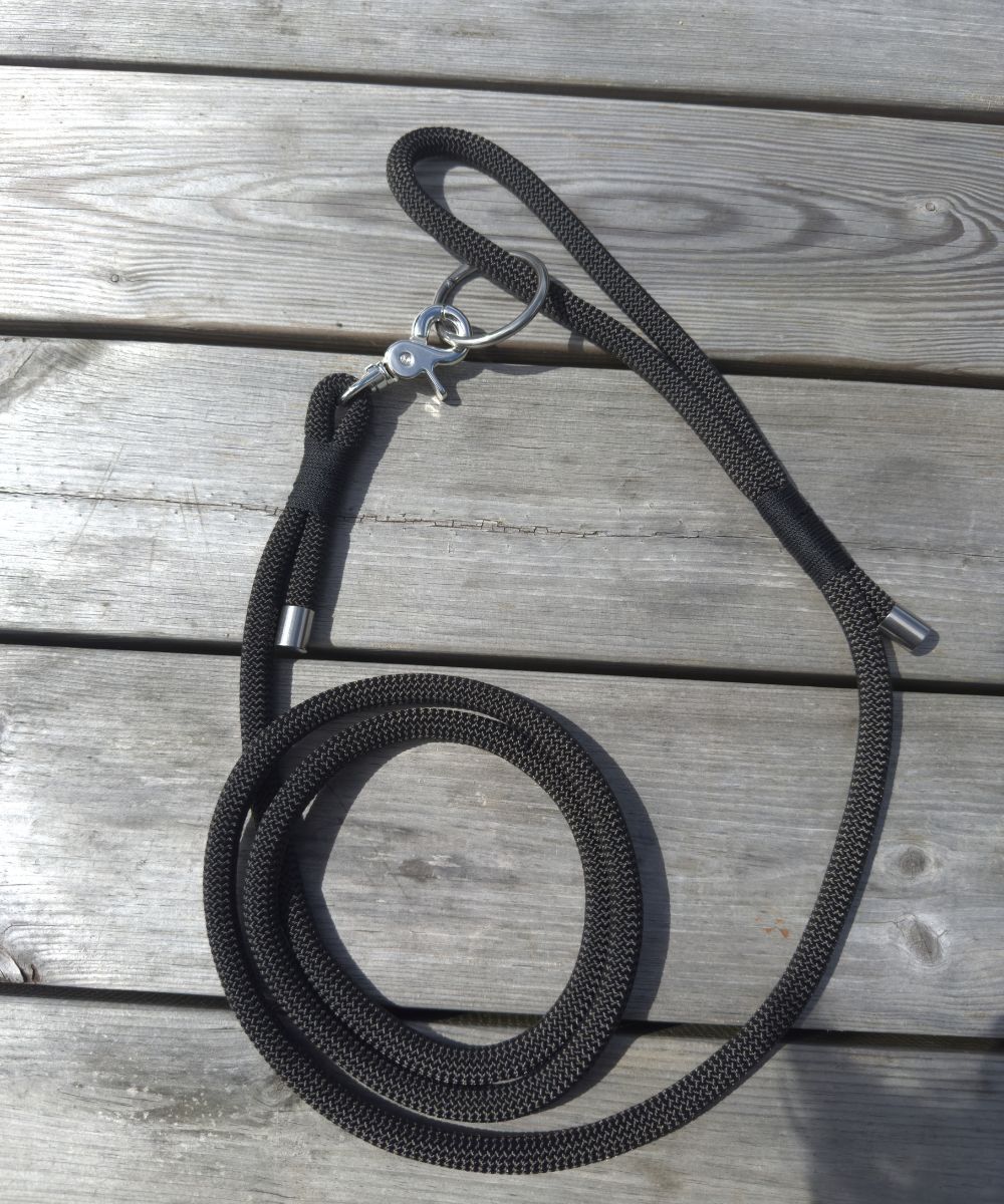 Black | Paracord leash for dogs